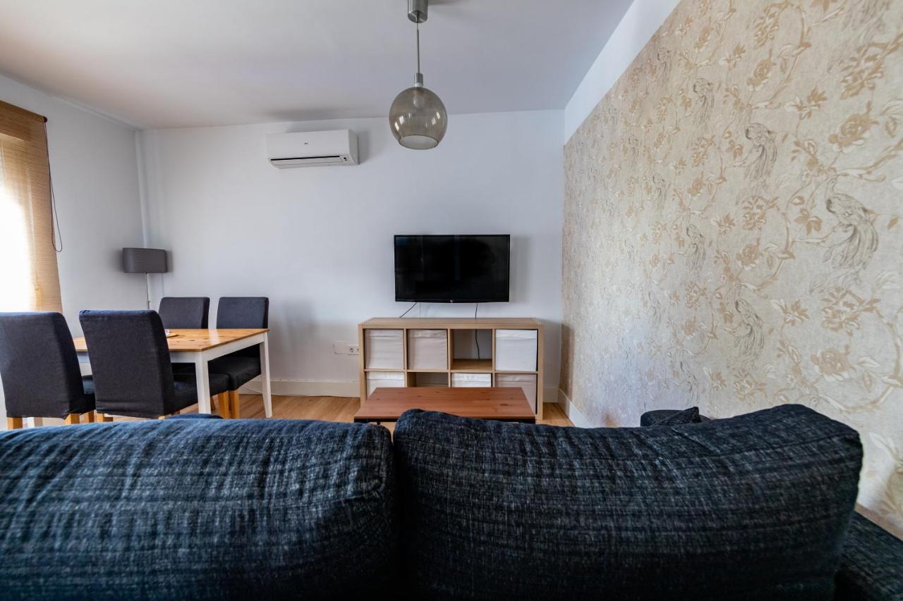 Fun Building Flats By Homeabout مالقة المظهر الخارجي الصورة