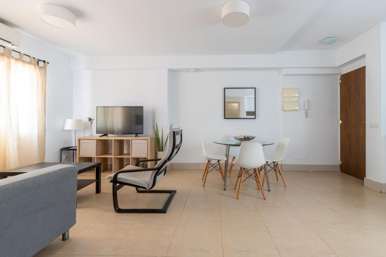 Fun Building Flats By Homeabout مالقة المظهر الخارجي الصورة