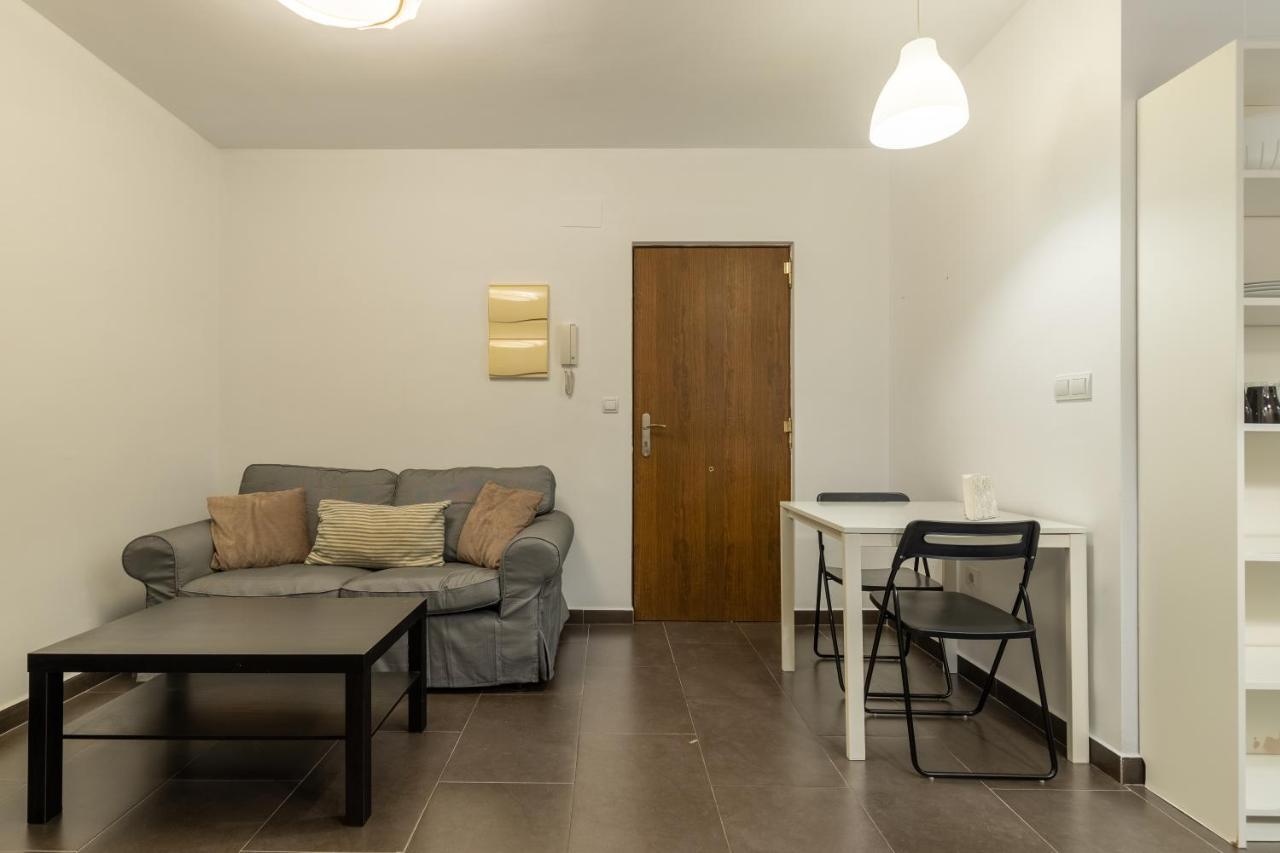 Fun Building Flats By Homeabout مالقة المظهر الخارجي الصورة