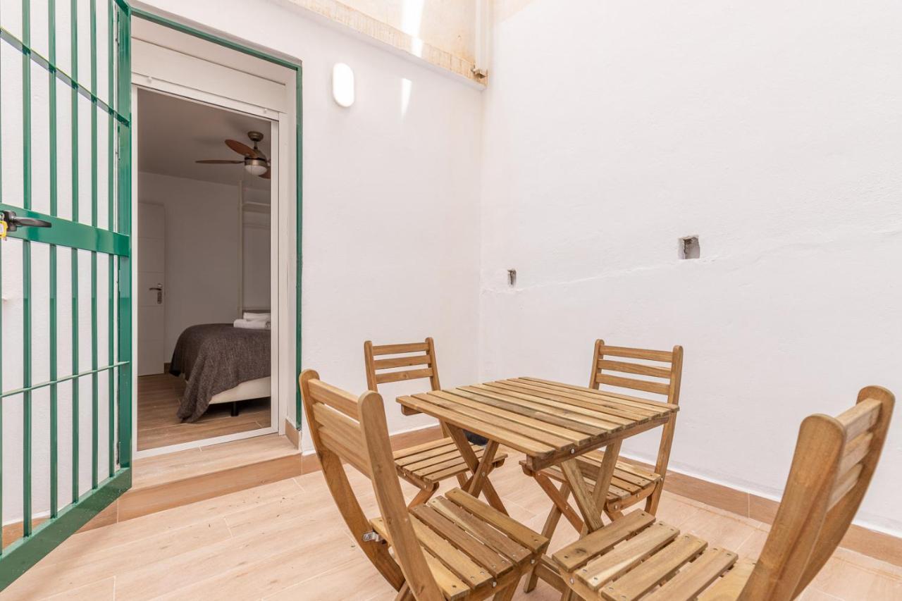 Fun Building Flats By Homeabout مالقة المظهر الخارجي الصورة