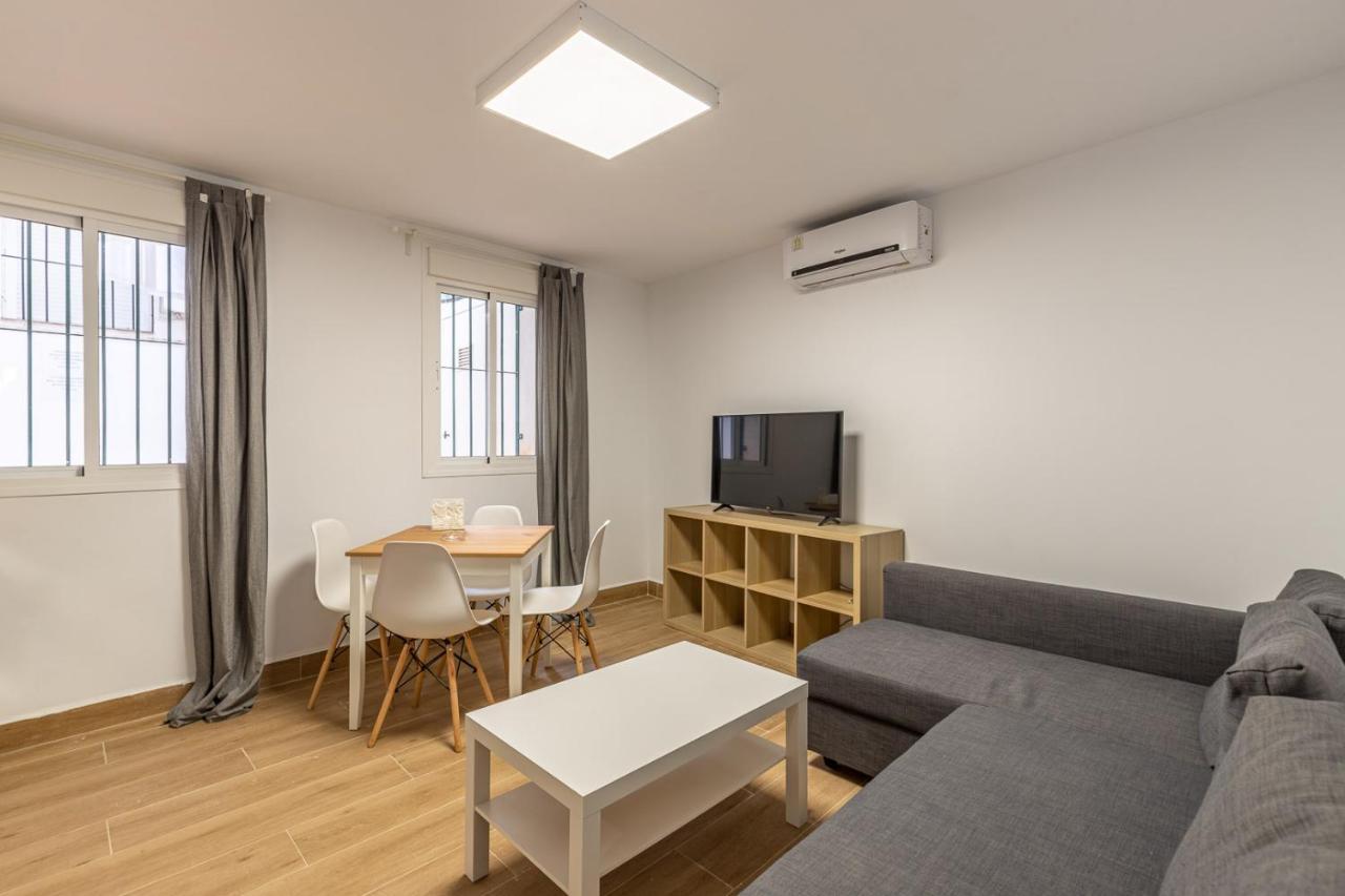 Fun Building Flats By Homeabout مالقة المظهر الخارجي الصورة