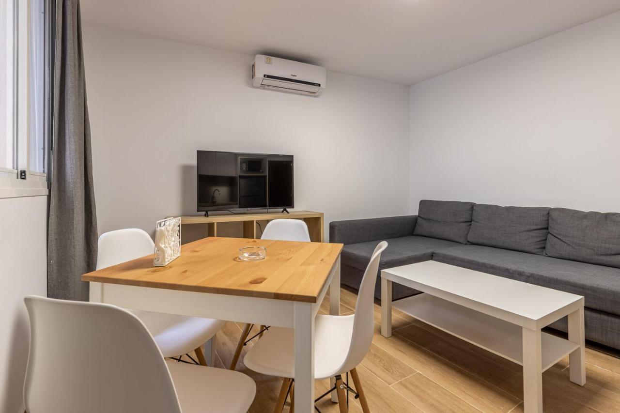 Fun Building Flats By Homeabout مالقة المظهر الخارجي الصورة