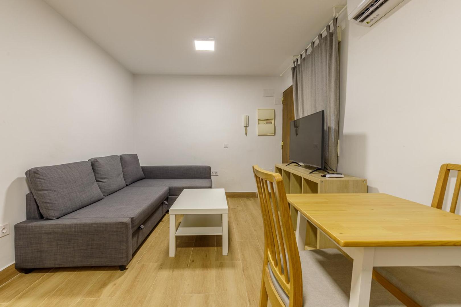 Fun Building Flats By Homeabout مالقة المظهر الخارجي الصورة