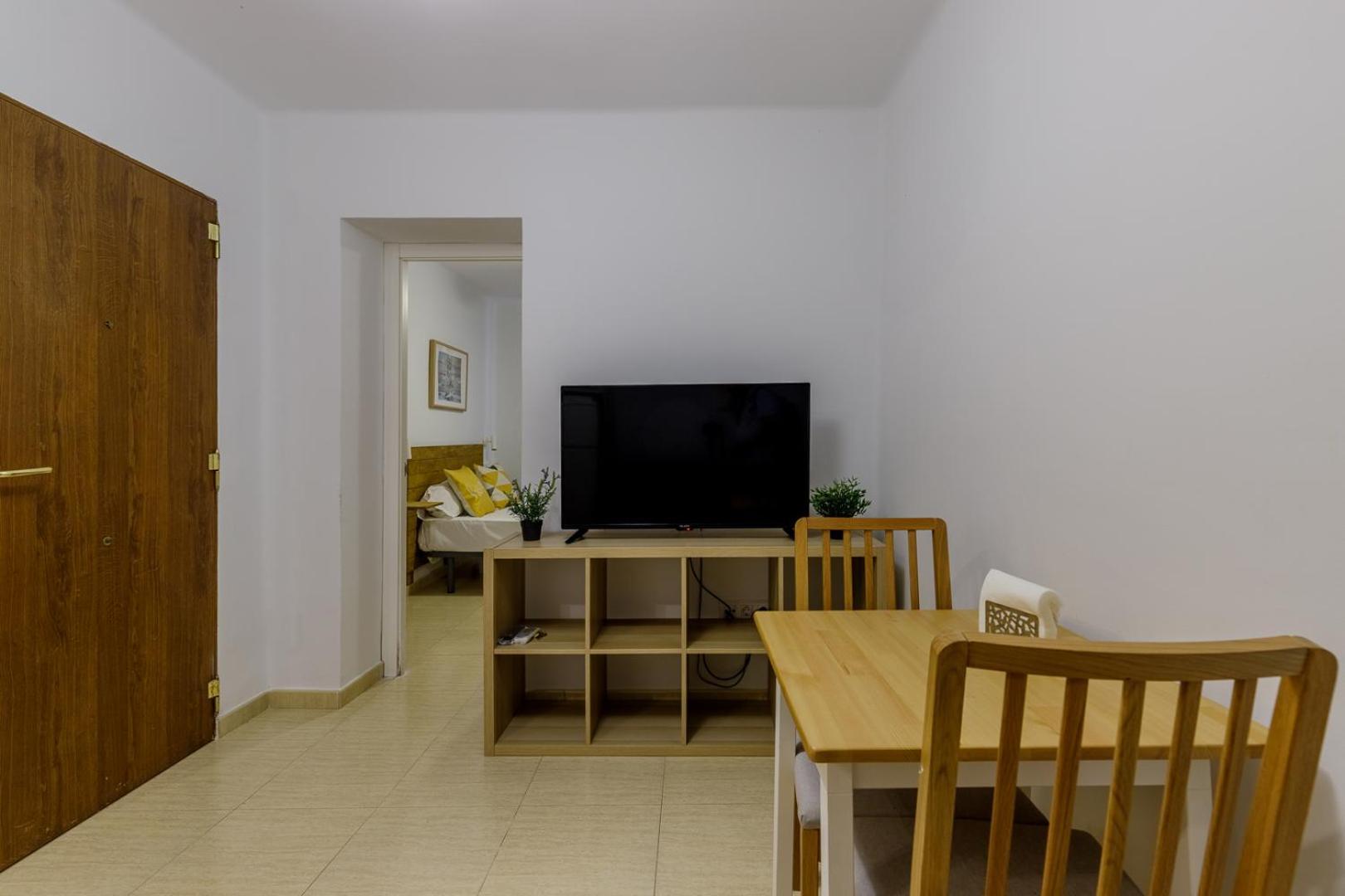 Fun Building Flats By Homeabout مالقة المظهر الخارجي الصورة