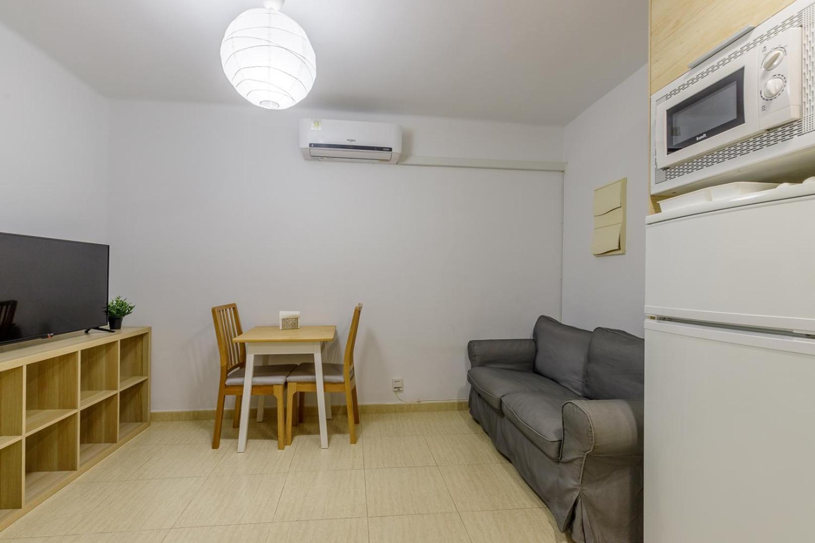 Fun Building Flats By Homeabout مالقة المظهر الخارجي الصورة