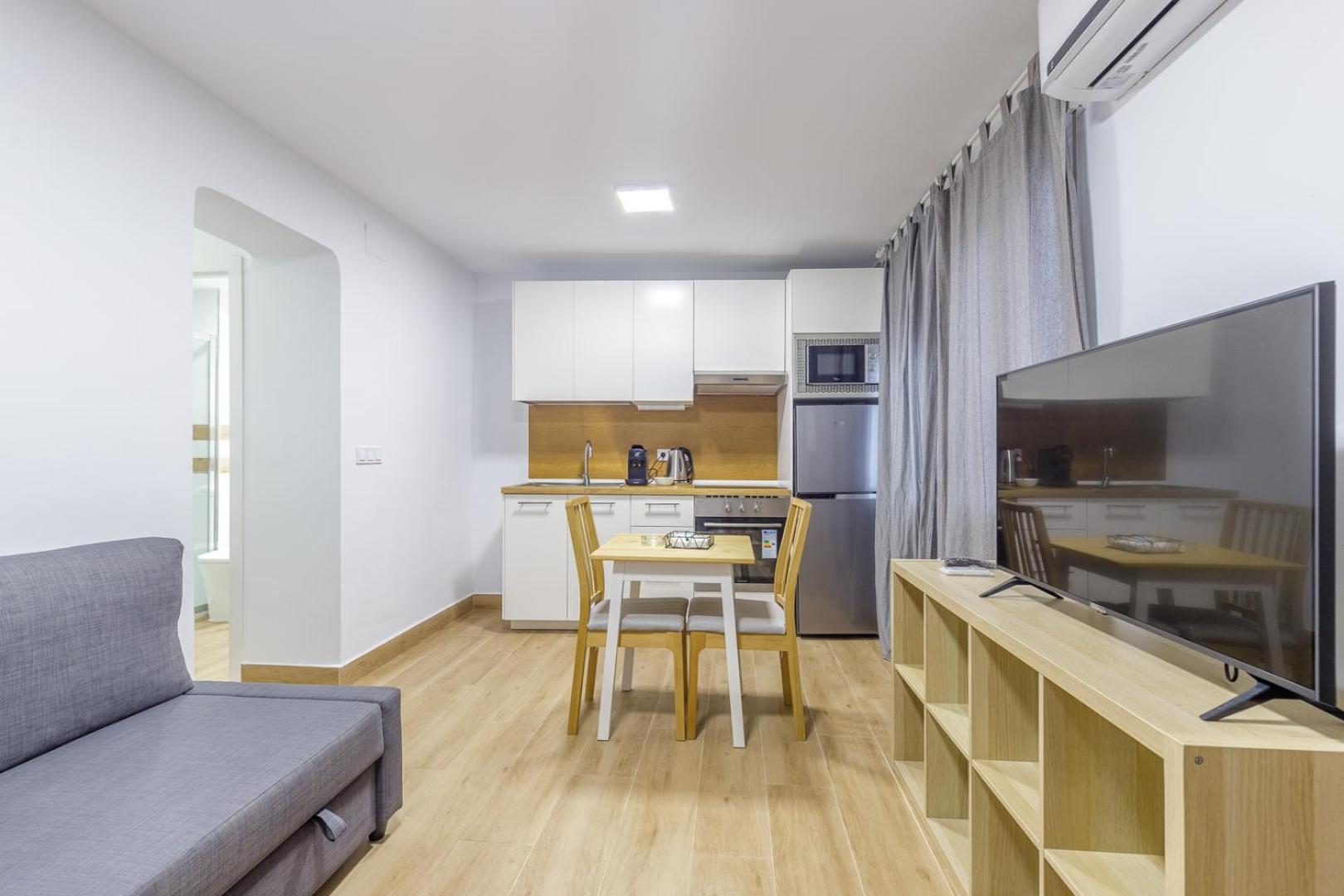 Fun Building Flats By Homeabout مالقة المظهر الخارجي الصورة